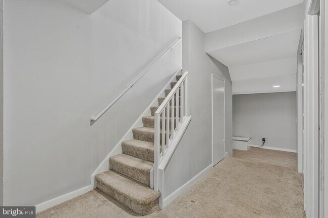 Building Photo - 8505 Jeffersonian Ct