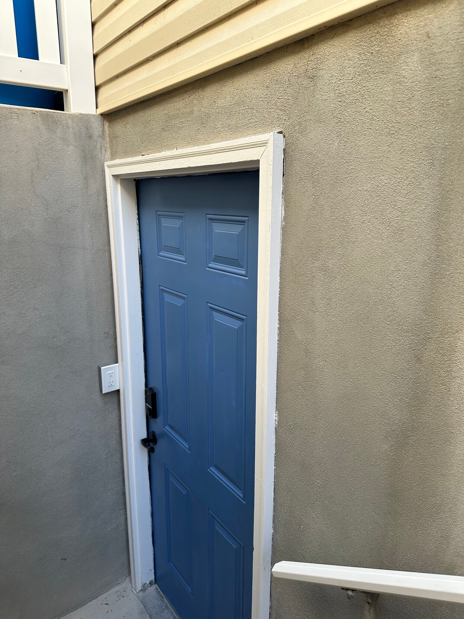 Building Photo - 4348 N Maple Dr