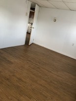 Building Photo - 401 N Baltimore Ave