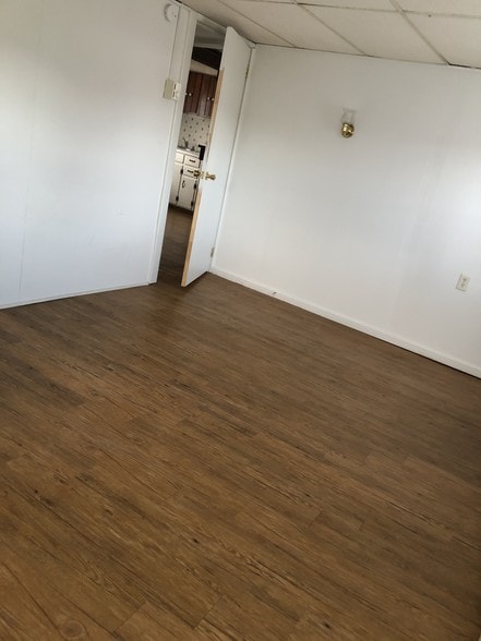 1st Bedroom - 401 N Baltimore Ave