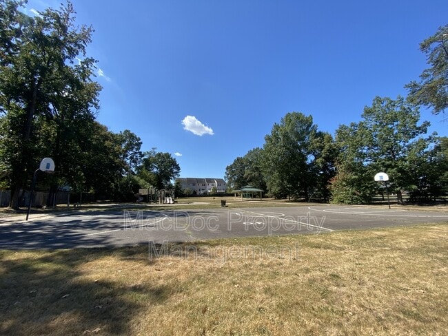 Building Photo - 813 Sledgehammer Dr