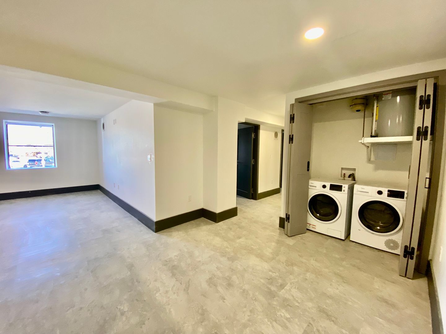 Building Photo - 116 E Randolph Ave