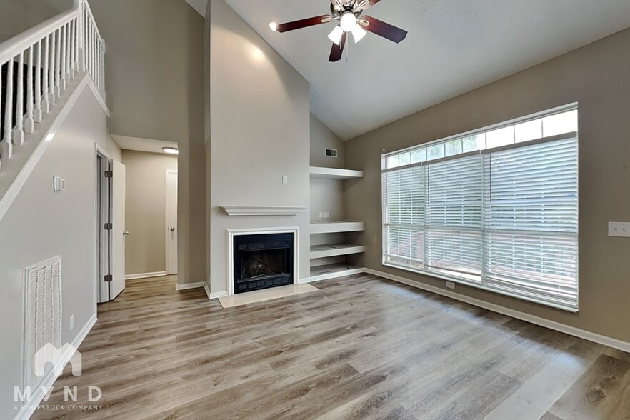 Building Photo - 3100 Creekview Ln