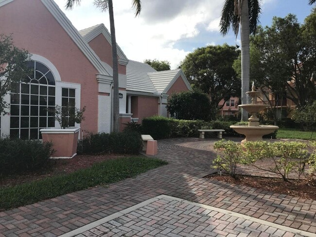 Building Photo - 1385 Crystal Way