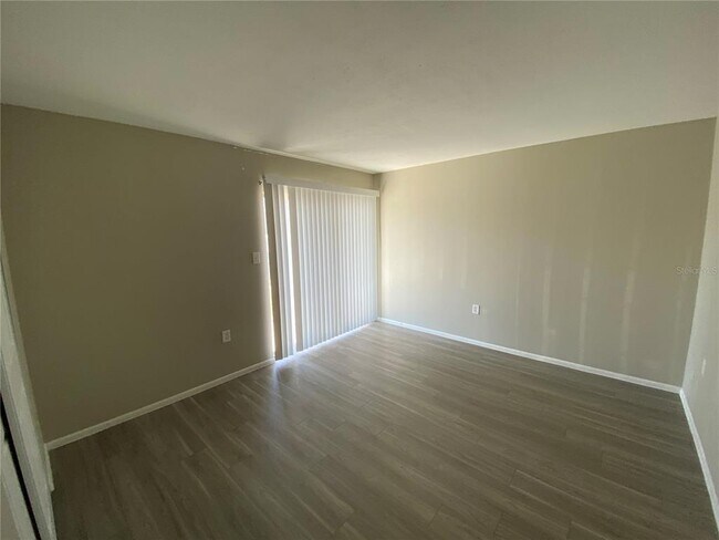 Building Photo - 955 Knox McRae Dr