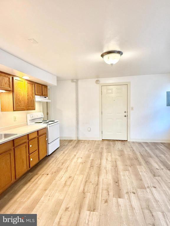 Primary Photo - 26 N Main St