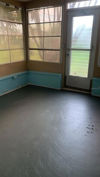 Building Photo - 1765 Elinor Pl
