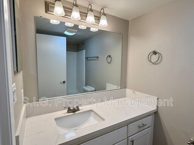 Building Photo - 4500 Laurel Canyon Blvd