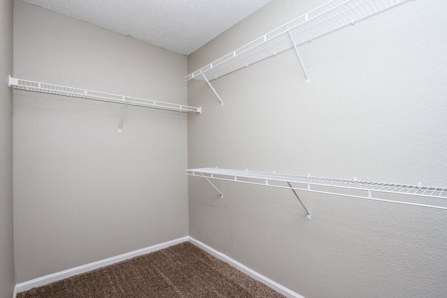 Building Photo - 8020 Lake Tree Cir