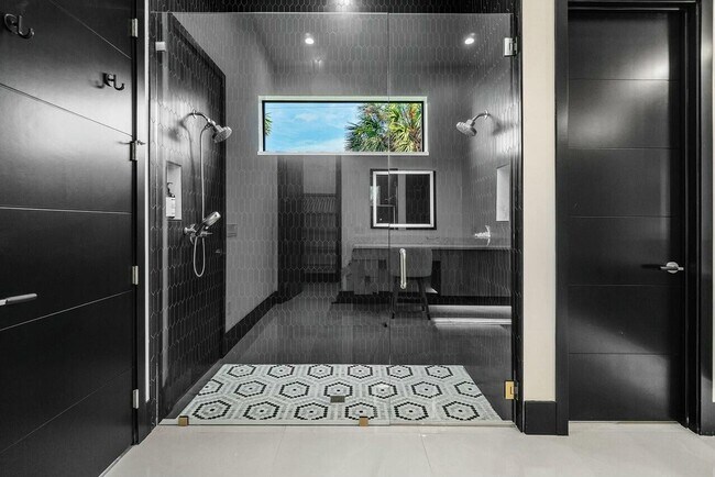 Building Photo - 13480 U.S. Rte 1