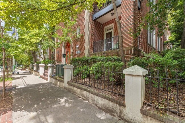 Building Photo - 741 Frederica St NE