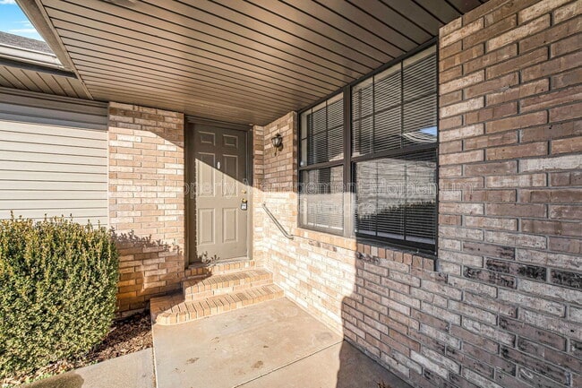 Building Photo - 3348 S Doris Ct