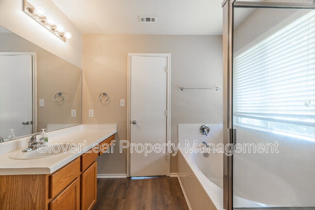 Building Photo - 3913 Whisper Ridge