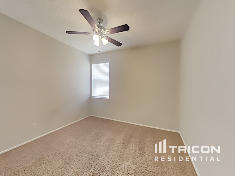 Building Photo - 4345 Park Creek Cir N