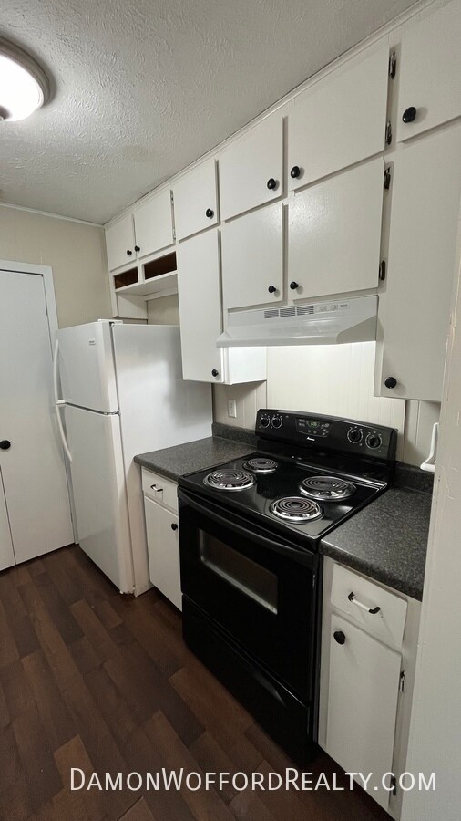 Building Photo - 242 Old Town Crossing