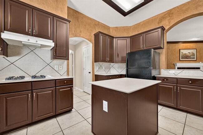 Building Photo - 6323 Echo Lakes Ln