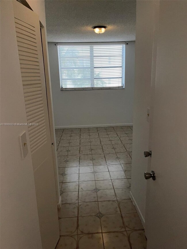 Building Photo - 1357 Collins Ave
