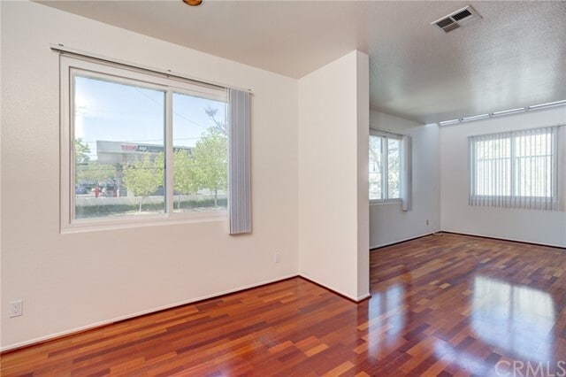 Building Photo - 436 E Spruce Ave