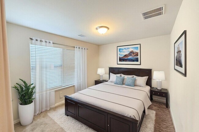 Building Photo - 228 Teakwood Dr