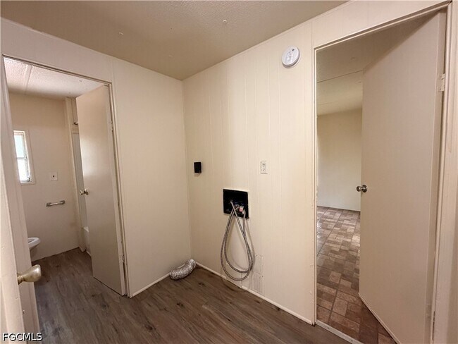 Building Photo - 8146 Tolles Dr