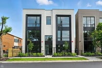 Building Photo - 1612 W Hastings St