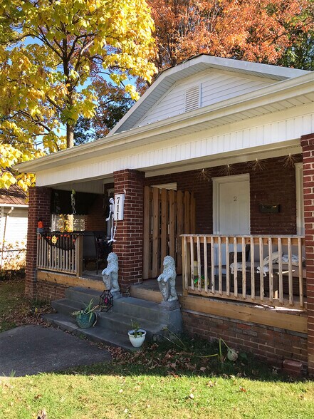 front porch - 711 Hamilton St