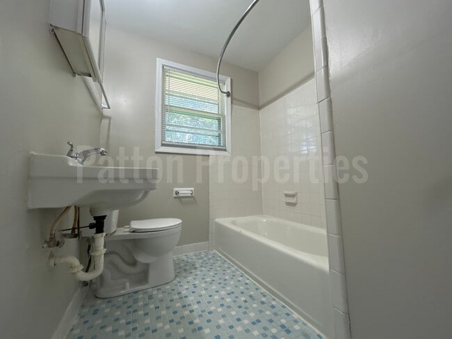 Building Photo - 1700 Broadland Ave