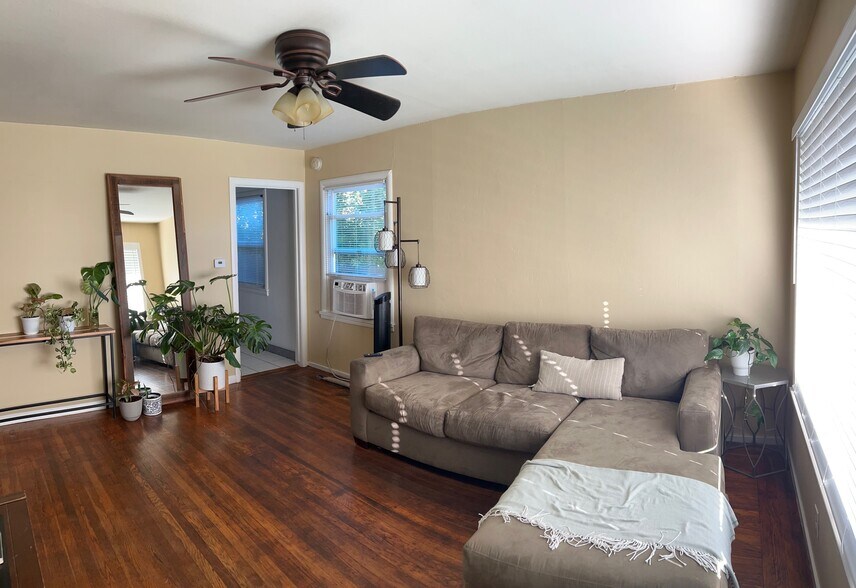 living - 1035 64th St