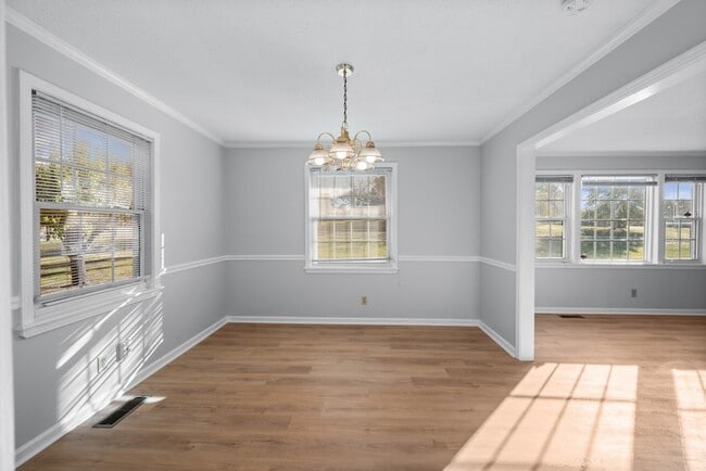 Building Photo - 4012 Oxbow Dr