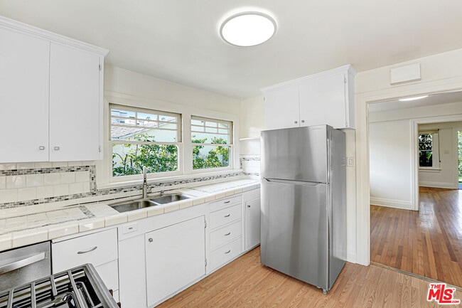 Building Photo - 11970 Darlington Ave