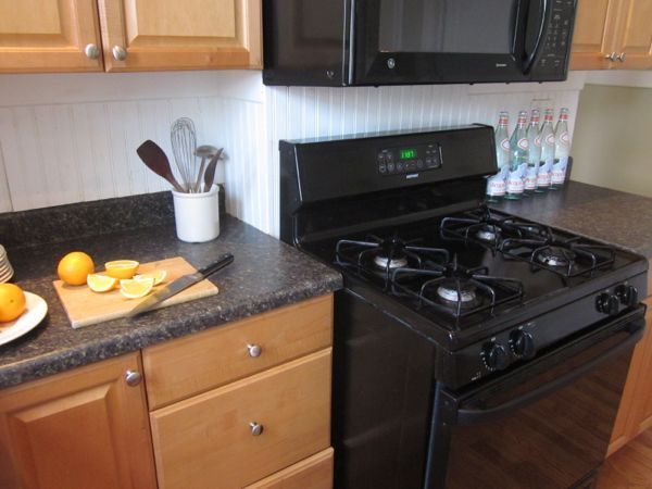 Building Photo - 27 Oakwood St