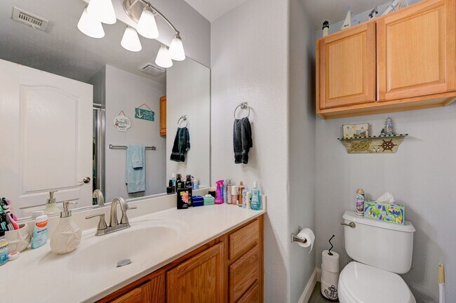 Building Photo - 4 Bedroom With a Pool in North Las Vegas- ...