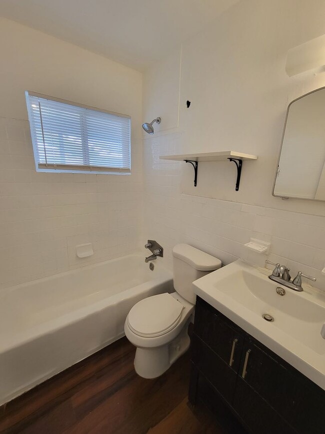 Building Photo - 3/1  - 1/2 DUPLEX LOCATED IN LEESBURG