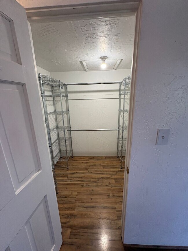 Building Photo - Unfurnished, 1-Year Long-Term Rental
