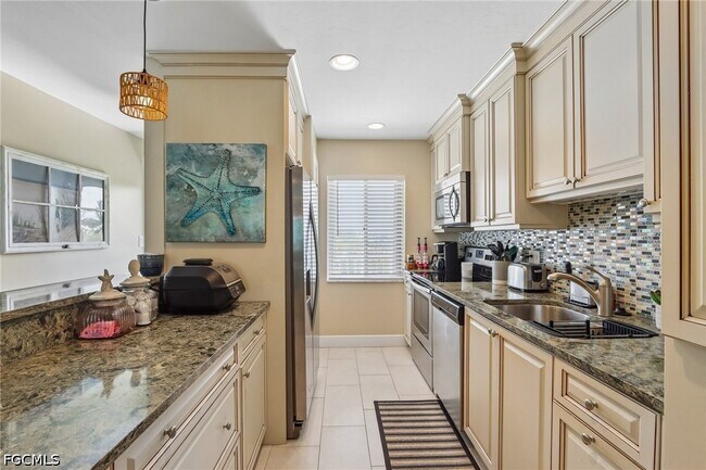 Building Photo - 7400 Estero Blvd