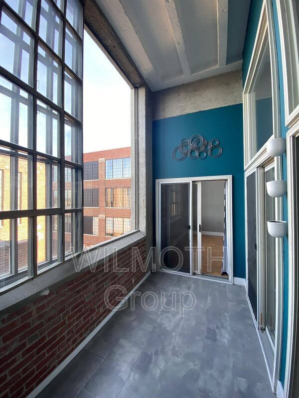 Building Photo - 611 N Park Ave
