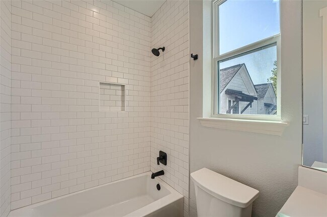 Building Photo - 1707 Perez St