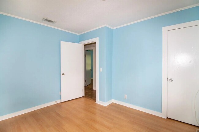 Building Photo - 5016 Saray Way