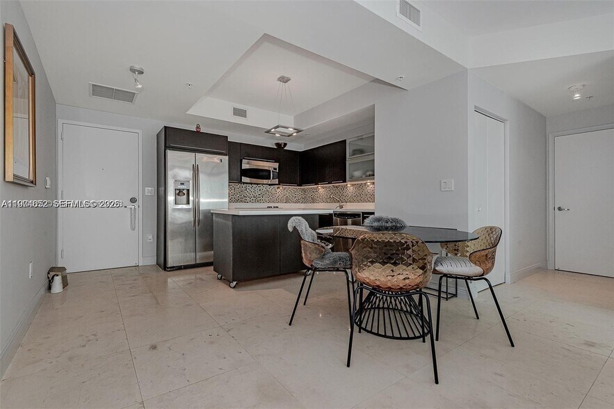 Building Photo - 90 SW 3rd St