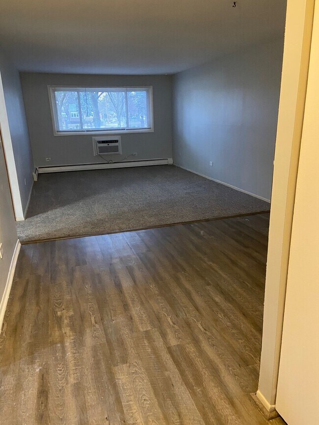 Building Photo - 8541 Lotus Ave