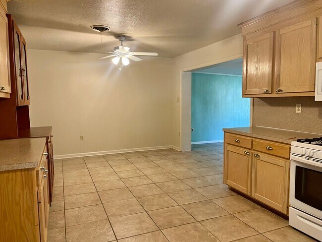 Building Photo - 9760 Judi Ave
