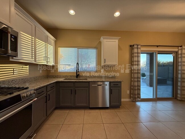 Building Photo - 42239 N Wollemi St