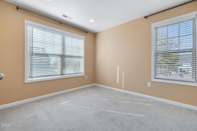 Building Photo - 7603 Weathered Oak Way