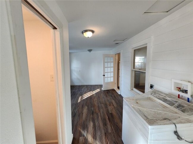 Building Photo - 22 S 6th St