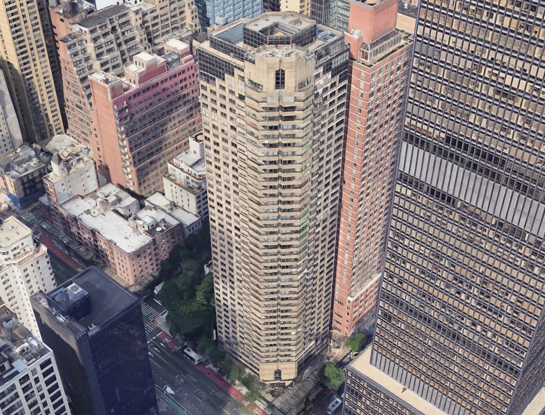 Building Photo - 240 E 47th St