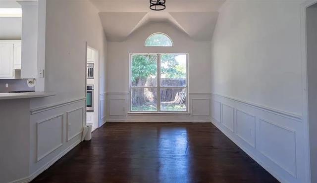 Building Photo - 492 Shade Tree Cir