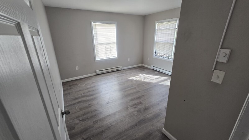 Building Photo - 405 Littleton Ave