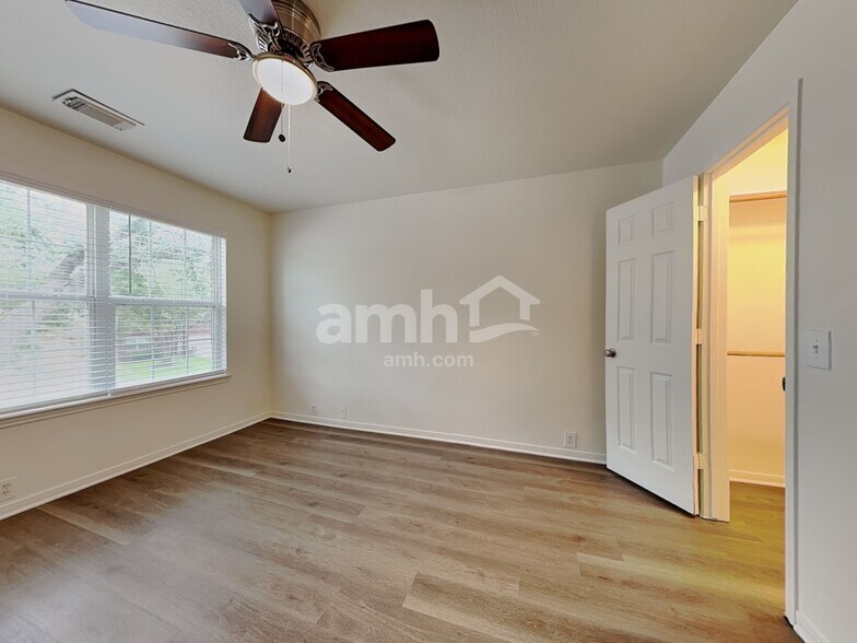 Building Photo - 11806 Skydale Dr