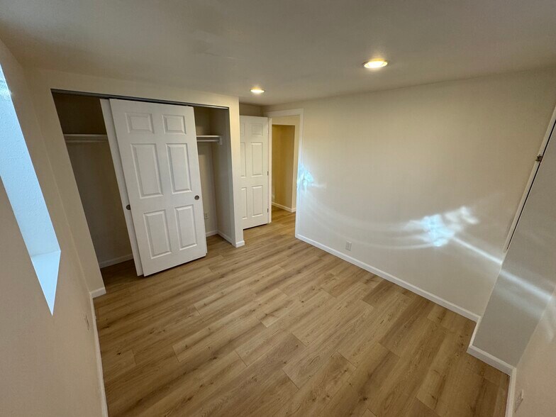 Building Photo - 6085 W Arkansas Ave