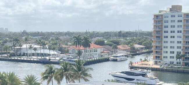 Building Photo - 3020 NE 32nd Ave